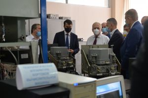 Робоча поїздка Голови Верховної Ради України Дмитра РАЗУМКОВА до Харківської області.
Акціонерне товариство «ХАРТРОН» 
