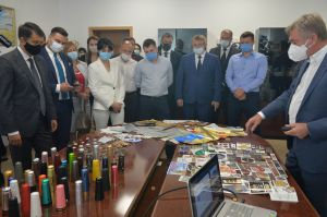 Робоча поїздка  Голови Верховної Ради України Дмитра РАЗУМКОВА до Сумської області. Під час візиту до АТ «Технологія» 