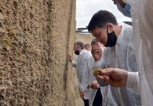 Робоча поїздка  Голови Верховної Ради України Дмитра РАЗУМКОВА до Сумської області. Під час візиту до  агропромислового товариства «Вітчизна» (Сумська область, Конотопський район, село Тернівка)