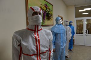 Робоча поїздка  Голови Верховної Ради України Дмитра РАЗУМКОВА 
до Чернігівської області.

Ознайомлення з роботою ПРАТ «Чернігівська швейна фабрика «ЕЛЕГАНТ»
