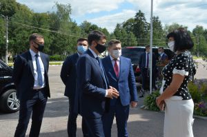 
Робоча поїздка  Голови Верховної Ради України Дмитра РАЗУМКОВА 
до Чернігівської області.

Ознайомлення з роботою Куликівської  селищної ОТГ Куликівського району
