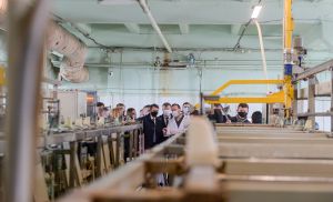 Робоча поїздка Голови Верховної Ради України Дмитра РАЗУМКОВА до Хмельницької області.
Державне підприємство «Новатор». 
