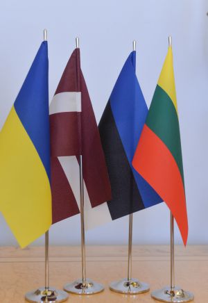 Голова Верховної Ради України Дмитро Разумков зустрівся з міністром закордонних справ Естонської республіки Є. Ліімец, міністром закордонних справ Латвійської Республіки Е. Рінкевичсом, міністром закордонних справ Литовської Республіки Г. Ландсбергісом
