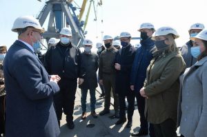 Перший Заступник Голови Верховної Ради України Руслан Стефанчук здійснив робочу поїздку на Донеччину. Порт м. Маріуполь