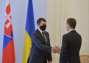 Голова Верховної Ради України Дмитро Разумков зустрівся з Прем' єр-міністром Словацької Республіки Едуардом Хегером