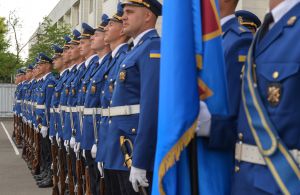 Голова Верховної Ради України Дмитро Разумков відвідав головне управління Національної Гвардії України та  вручив нагороди нацгвардійцям з нагоди дня Конституції України