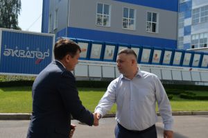 Робоча поїздка Голови Верховної Ради України Дмитра РАЗУМКОВА до Миколаївської та Одеської областей. Акціонерне товариство «ЗАВОД ЕКВАТОР».