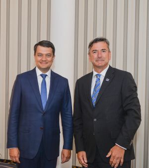 Робоча поїздка Голови Верховної Ради України Дмитра РАЗУМКОВА до Миколаївської та Одеської областей.
Зустріч Д.О.РАЗУМКОВА з Генеральним секретарем Конгресу місцевих та регіональних влад Ради Європи Андреасом Кіфером
