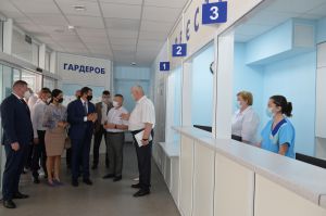 Робоча поїздка Голови Верховної Ради України Дмитра  РАЗУМКОВА до Полтавської області.
Переїзд до лікувального закладу комунальне підприємство «Полтавська обласна клінічна лікарня ім. М.В. Скліфосовського Полтавської обласної ради».

