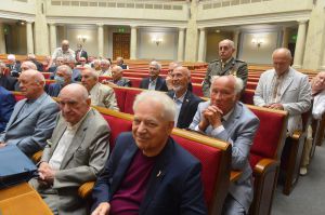 Руслан Стефанчук нагородив парламентаріїв, які прийняли Акт проголошення незалежності України