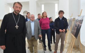 Перший заступник Голови Верховної Ради України Олександр Корнієнко разом із спікерами обох палат Парламенту Ірландії відвідав із робочим візитом звільнені від російських нацистів Бучу та Ірпінь
