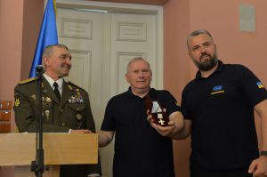 Вручення нагороди «Хрест громадянських заслуг»