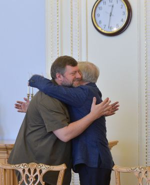 Перший заступник Голови Верховної Ради України Олександр Корнієнко під час чергової зустрічі з Президентом Фонду Жана Моне і колишнім Президентом Європейського Парламенту Петом Коксом. 