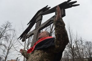 На алеї Героїв Небесної Сотні у Києві відбулося вшанування пам’яті загиблих десять років тому учасників Революції гідності